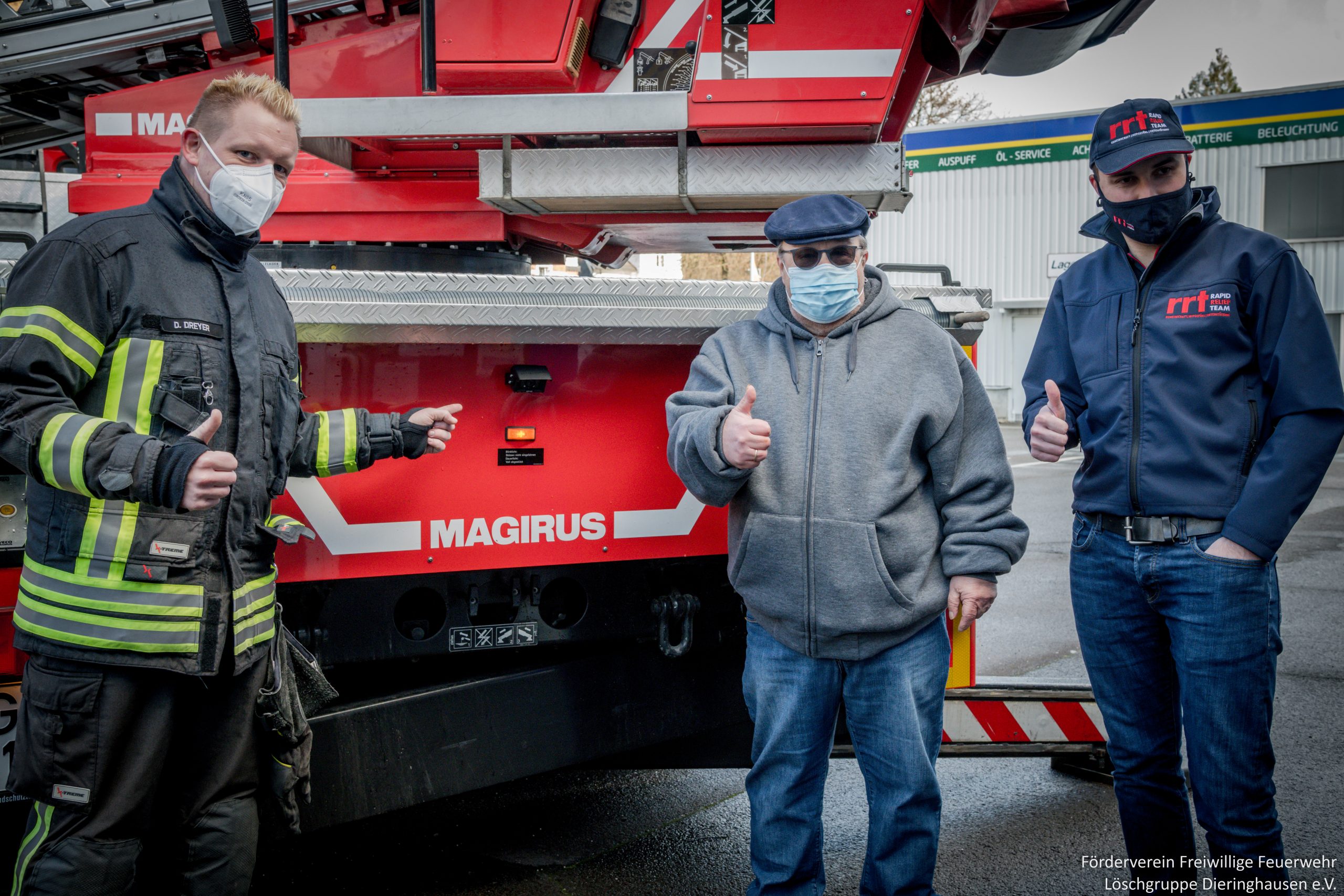 Unternehmen spenden Rückfahrkamera und Einbau für die Drehleiter